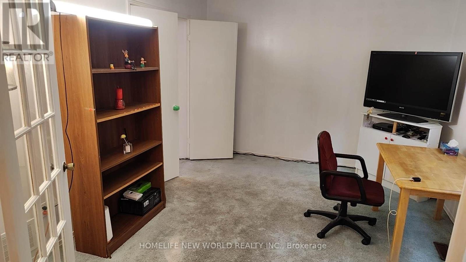 Main Floor - 3050 Olympus Mews, Mississauga, ON - Indoor Photo Showing Other Room