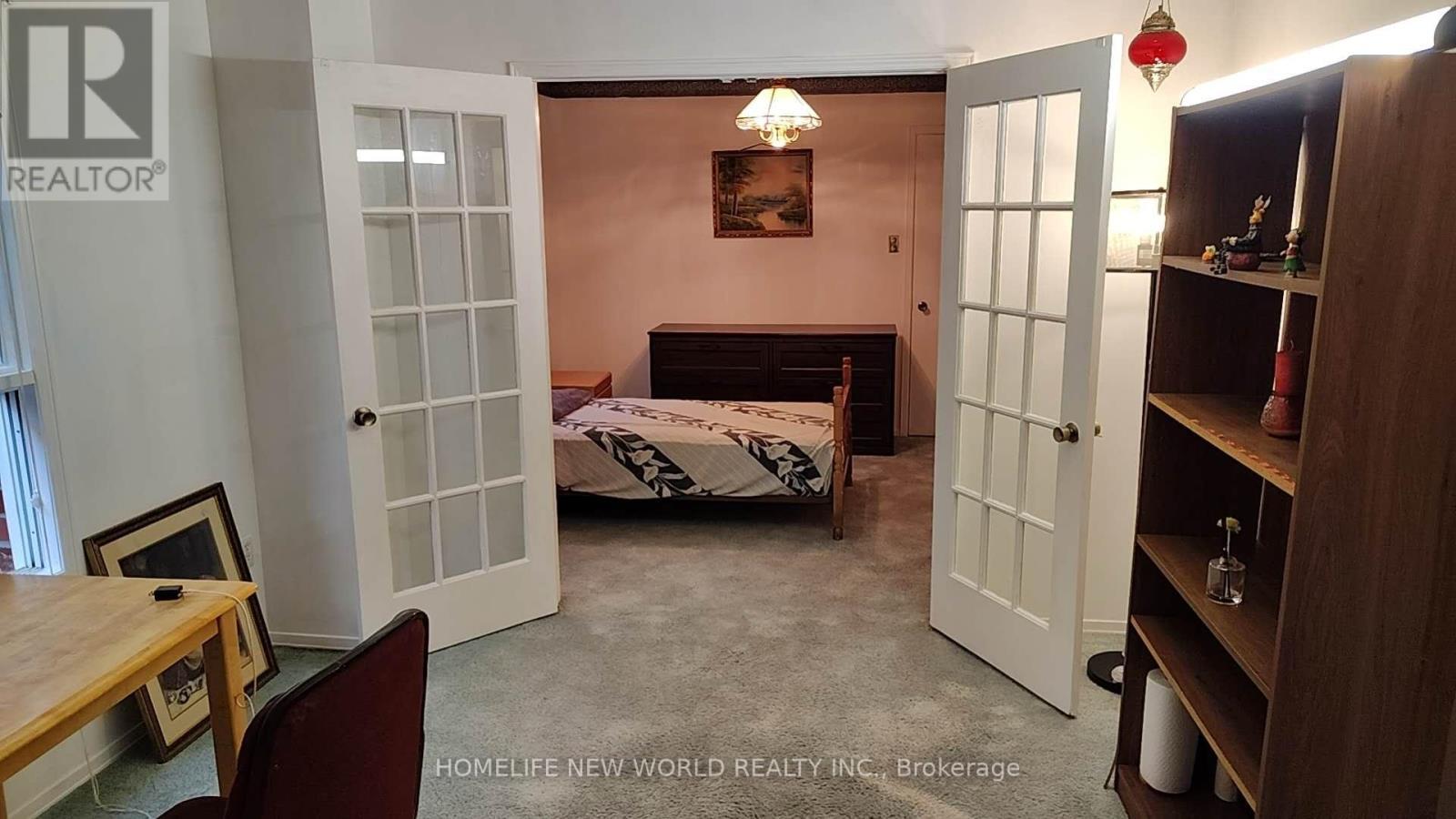 Main Floor - 3050 Olympus Mews, Mississauga, ON - Indoor Photo Showing Bedroom