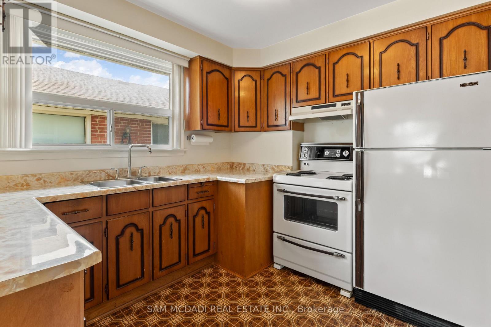 70 Frost Street, Toronto, ON - Indoor Photo Showing Kitchen With Double Sink