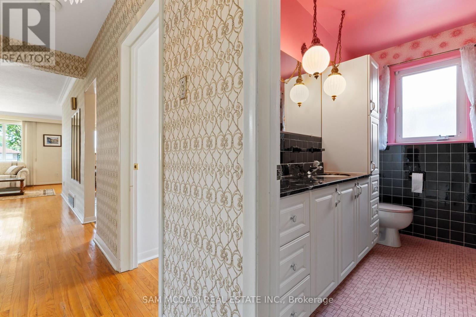 70 Frost Street, Toronto, ON - Indoor Photo Showing Bathroom