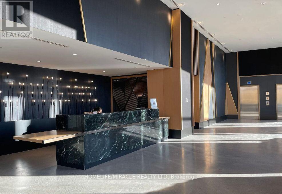 802 - 2920 Highway 7, Vaughan, ON - Indoor Photo Showing Other Room