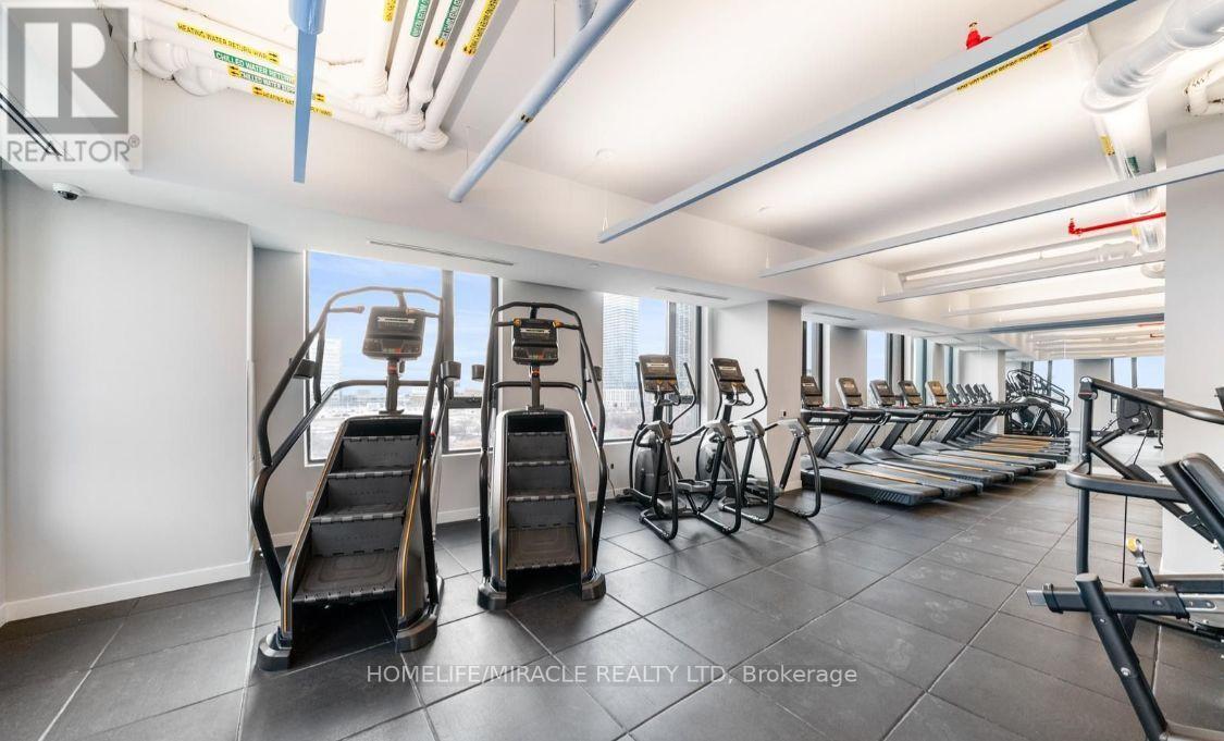 802 - 2920 Highway 7, Vaughan, ON - Indoor Photo Showing Gym Room