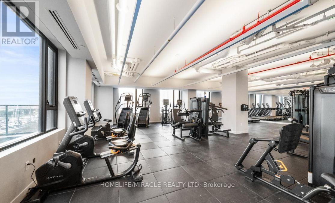 802 - 2920 Highway 7, Vaughan, ON - Indoor Photo Showing Gym Room