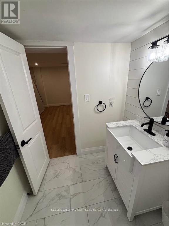 2 - 4 Bankfield Crescent, Hamilton, ON - Indoor