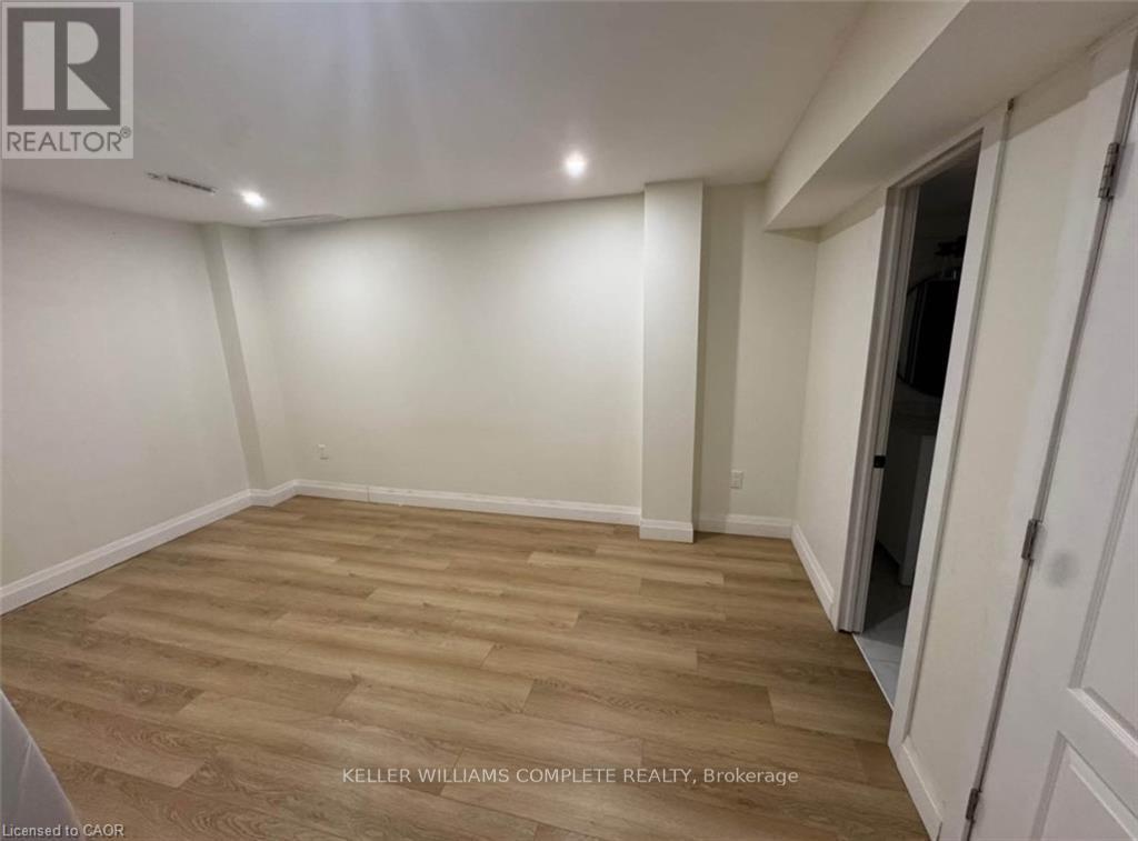 Bedroom - 2 - 4 Bankfield Crescent, Hamilton, ON - Indoor Photo Showing Other Room