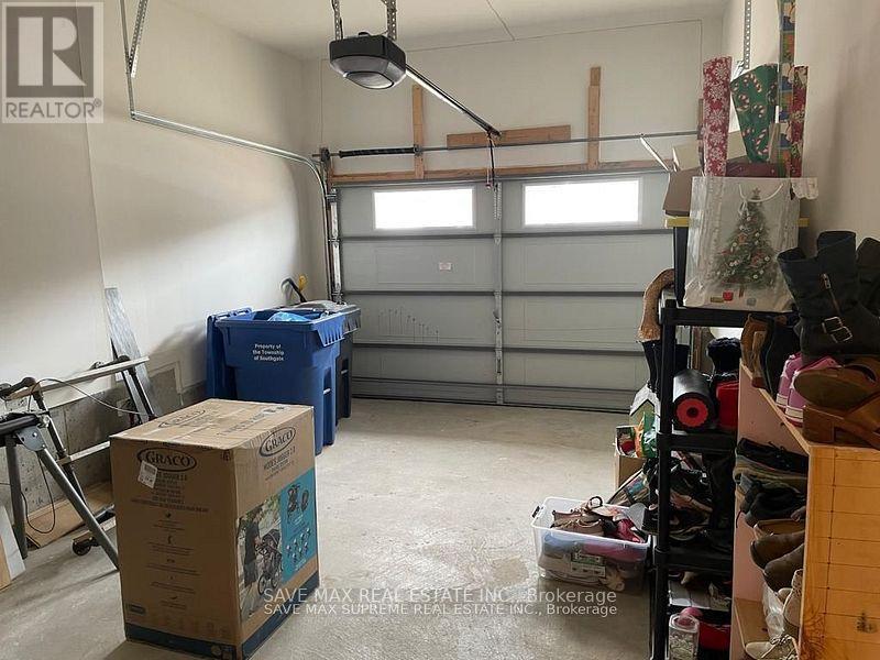 15 Mackenzie Street, Southgate, ON - Indoor Photo Showing Garage