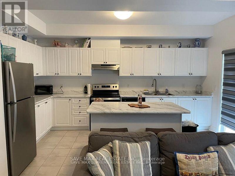 15 Mackenzie Street, Southgate, ON - Indoor Photo Showing Kitchen With Double Sink