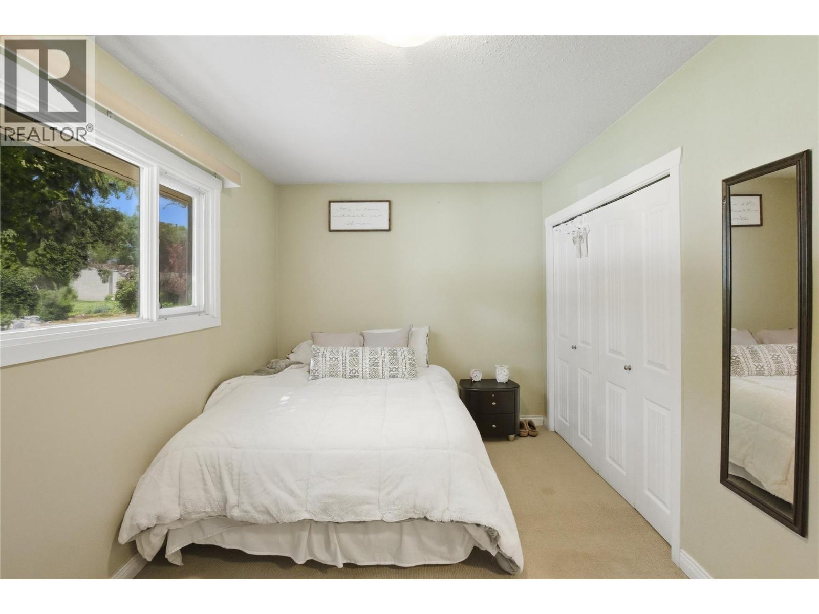 5996 Todd Hill Crescent, Kamloops, BC - Indoor Photo Showing Bedroom