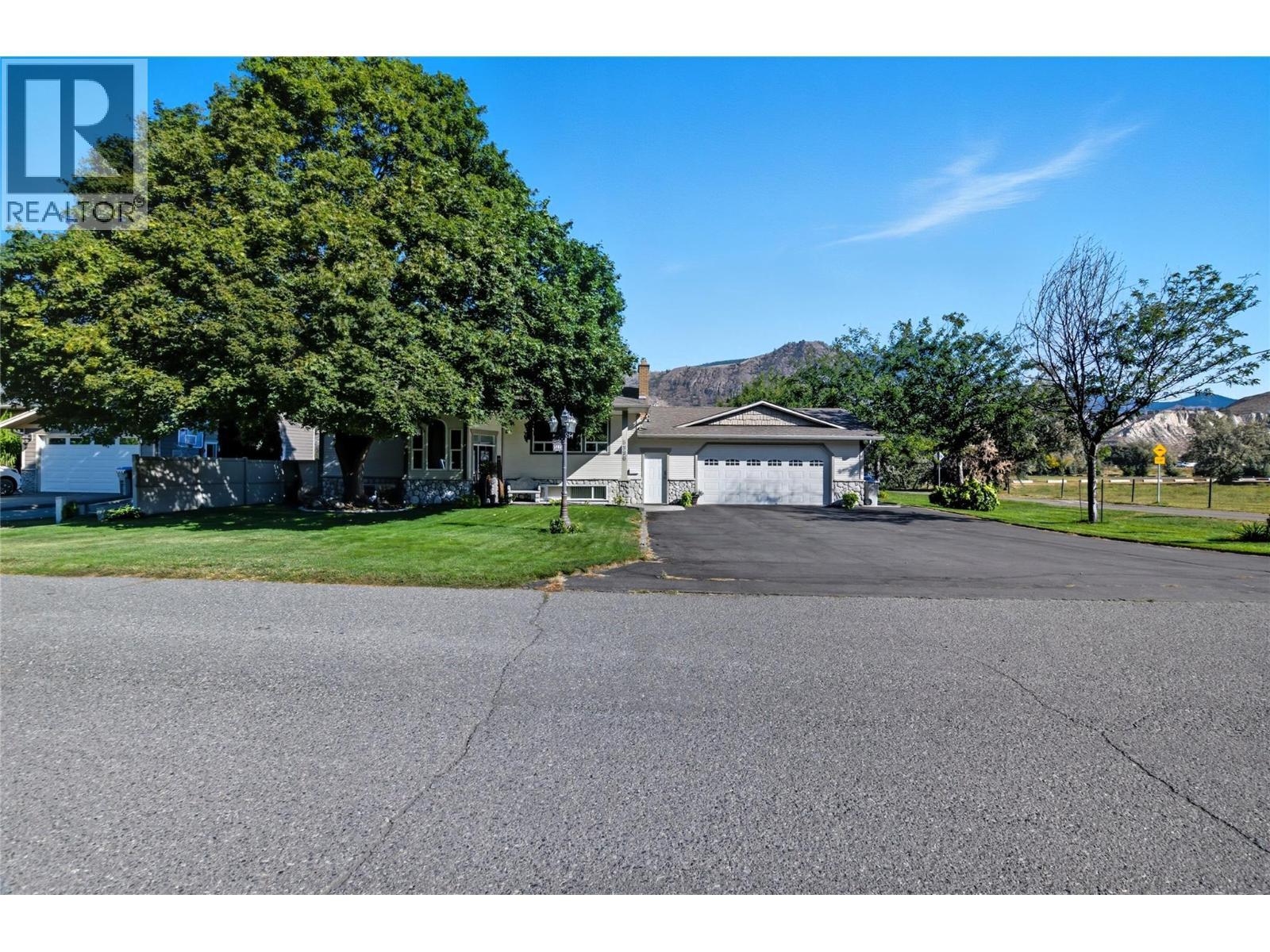 5996 Todd Hill Crescent, Kamloops, BC - Outdoor