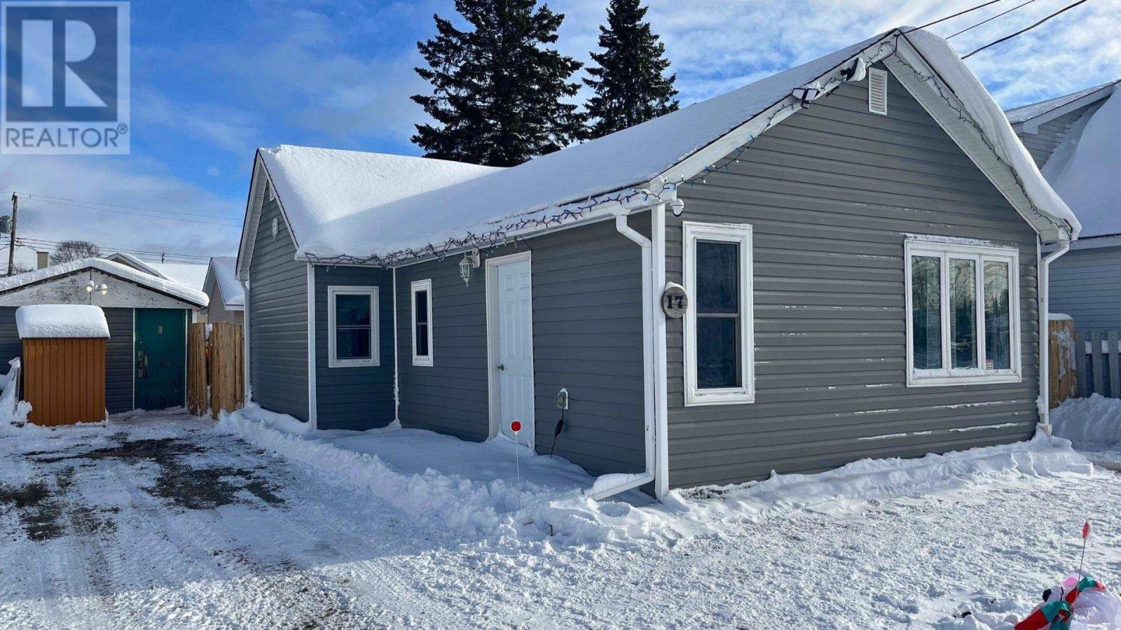 17 Third Ave, Wawa, ON - Outdoor