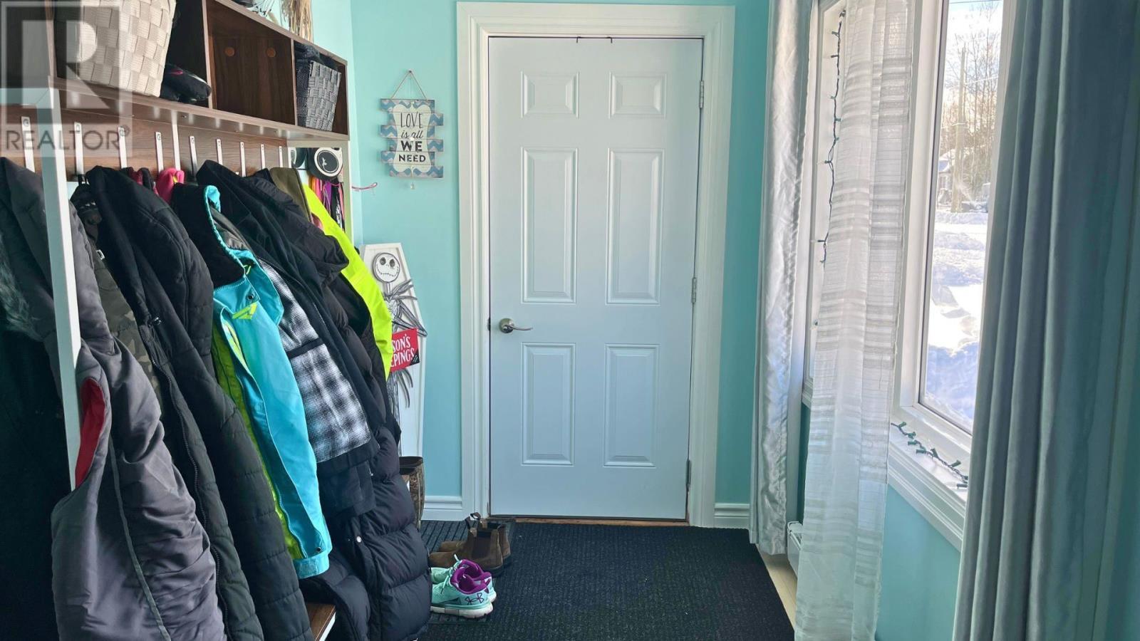 17 Third Ave, Wawa, ON - Indoor