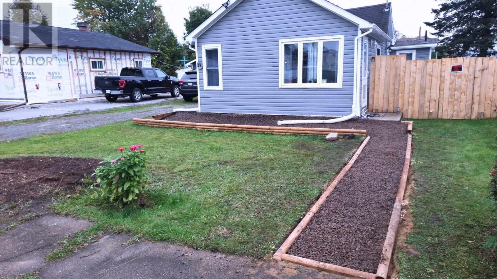 17 Third Ave, Wawa, ON - Outdoor