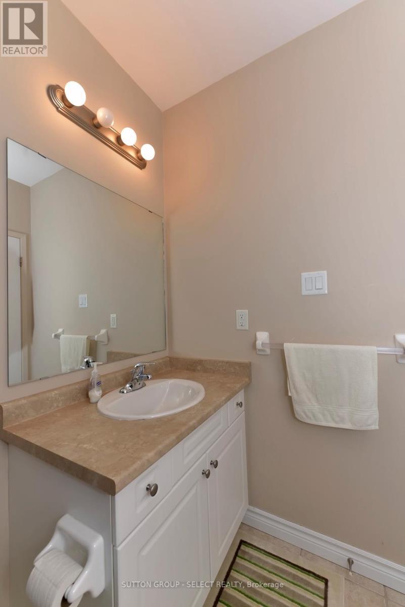 601 - 435 Colborne Street, London East (East F), ON - Indoor Photo Showing Bathroom