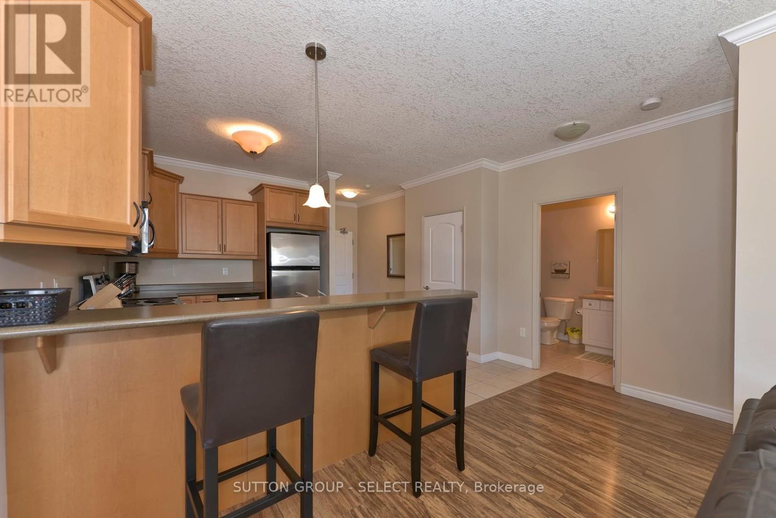 601 - 435 Colborne Street, London East (East F), ON - Indoor Photo Showing Kitchen