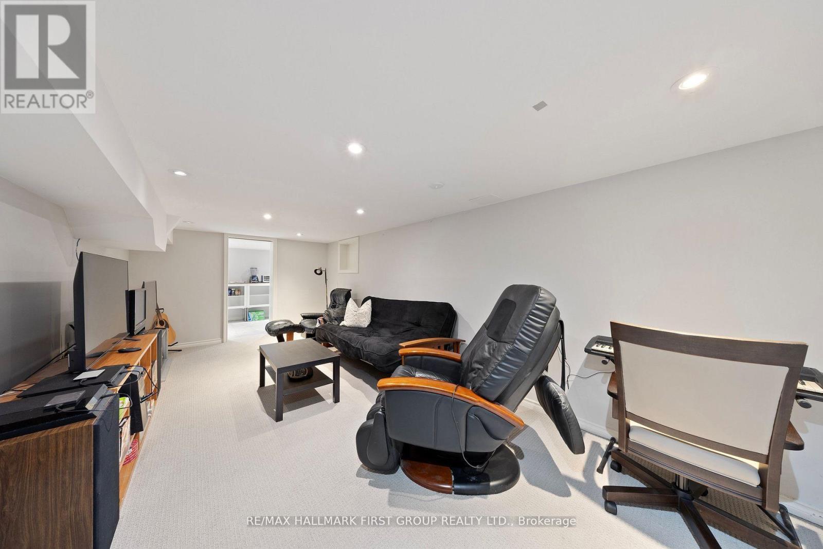 257 Roseland Crescent, Burlington, ON - Indoor