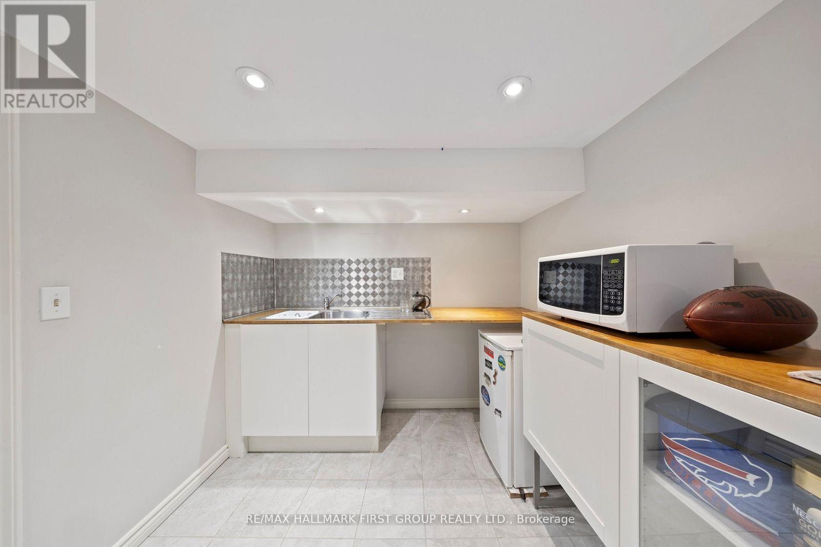 257 Roseland Crescent, Burlington, ON - Indoor Photo Showing Other Room