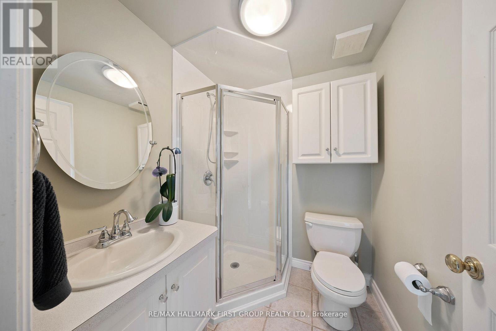 257 Roseland Crescent, Burlington, ON - Indoor Photo Showing Bathroom