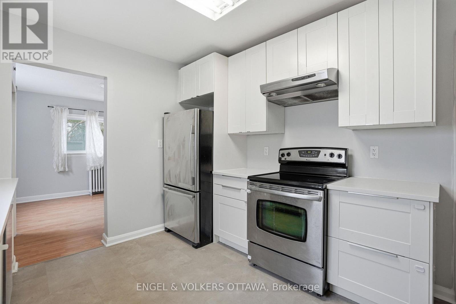 153 Hickory Street, Ottawa, ON - Indoor Photo Showing Kitchen With Stainless Steel Kitchen