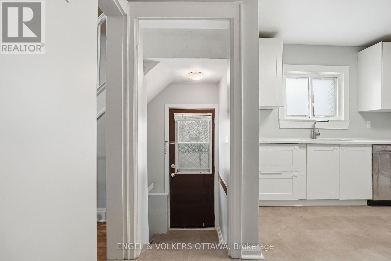 153 Hickory Street, Ottawa, ON - Indoor