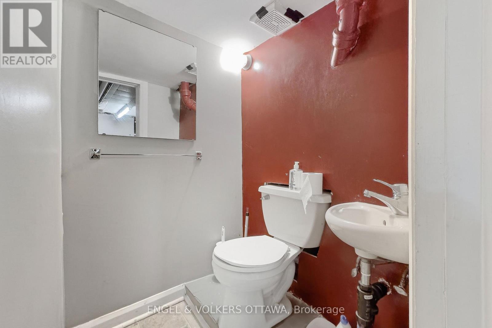 153 Hickory Street, Ottawa, ON - Indoor Photo Showing Bathroom