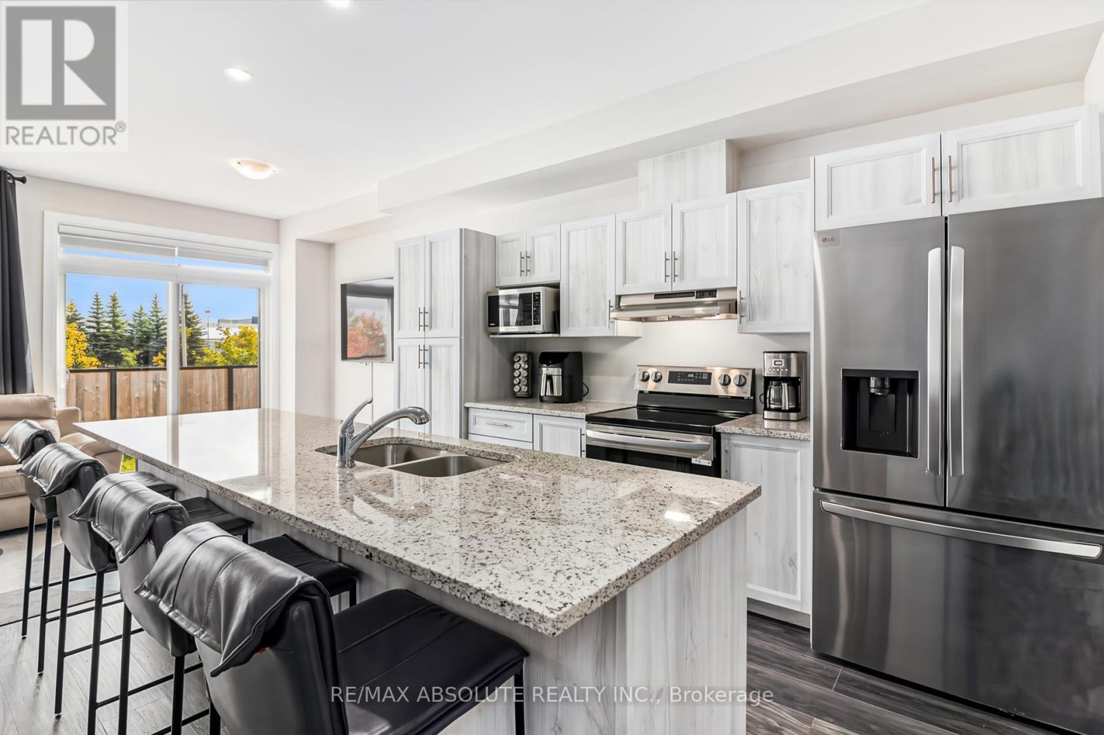 184 Hooper Street, Carleton Place, ON - Indoor Photo Showing Kitchen With Double Sink With Upgraded Kitchen