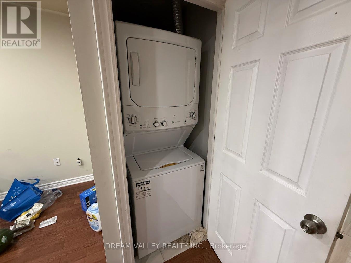 3563 Autumnleaf Crescent, Mississauga, ON - Indoor Photo Showing Laundry Room
