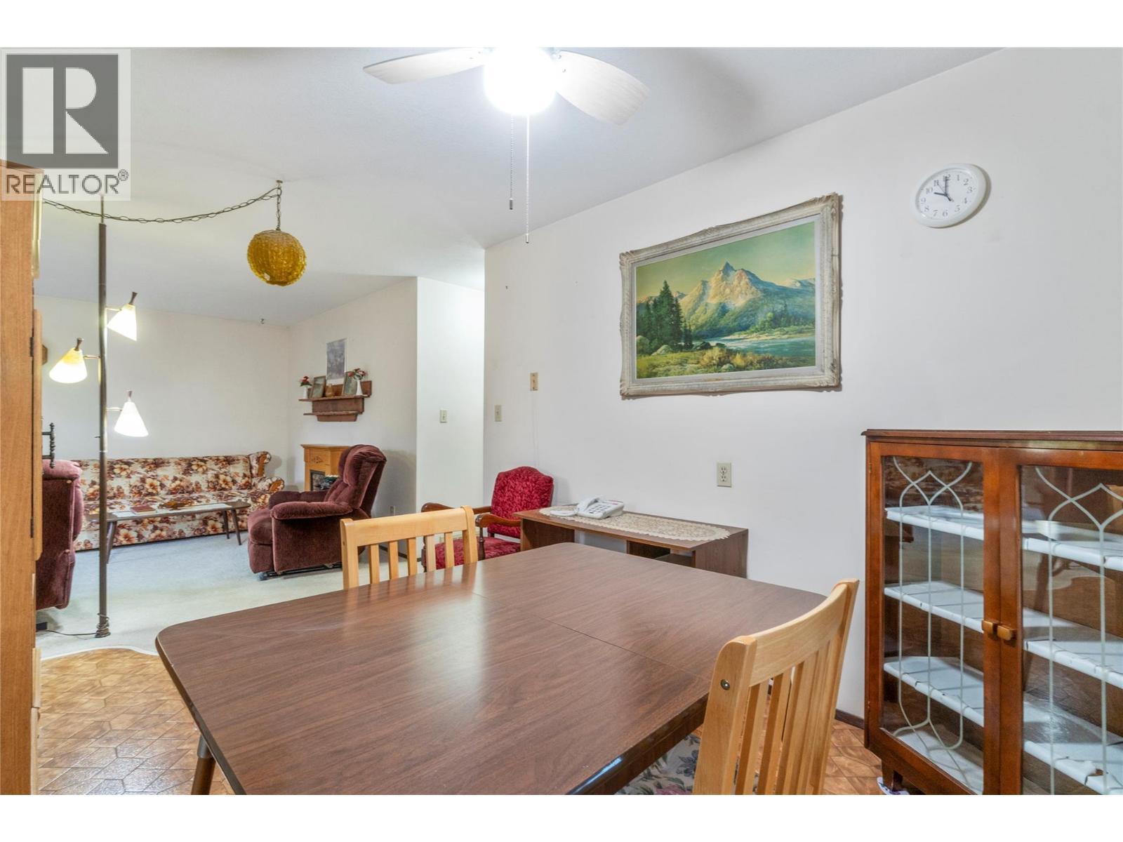 5350 73 Avenue Ne, Canoe, BC - Indoor Photo Showing Dining Room