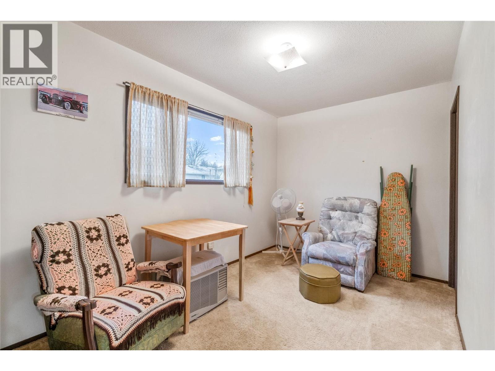 3rd bedroom - 5350 73 Avenue Ne, Canoe, BC - Indoor