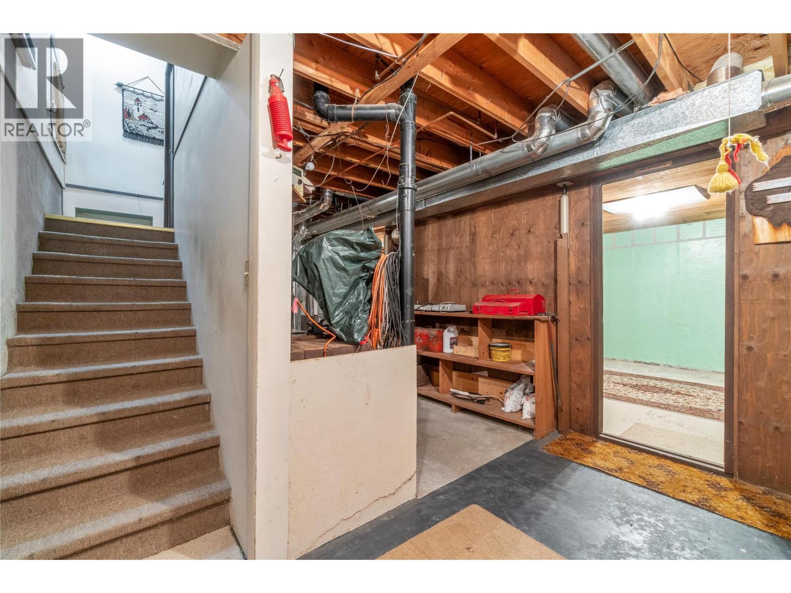 5350 73 Avenue Ne, Canoe, BC - Indoor Photo Showing Other Room