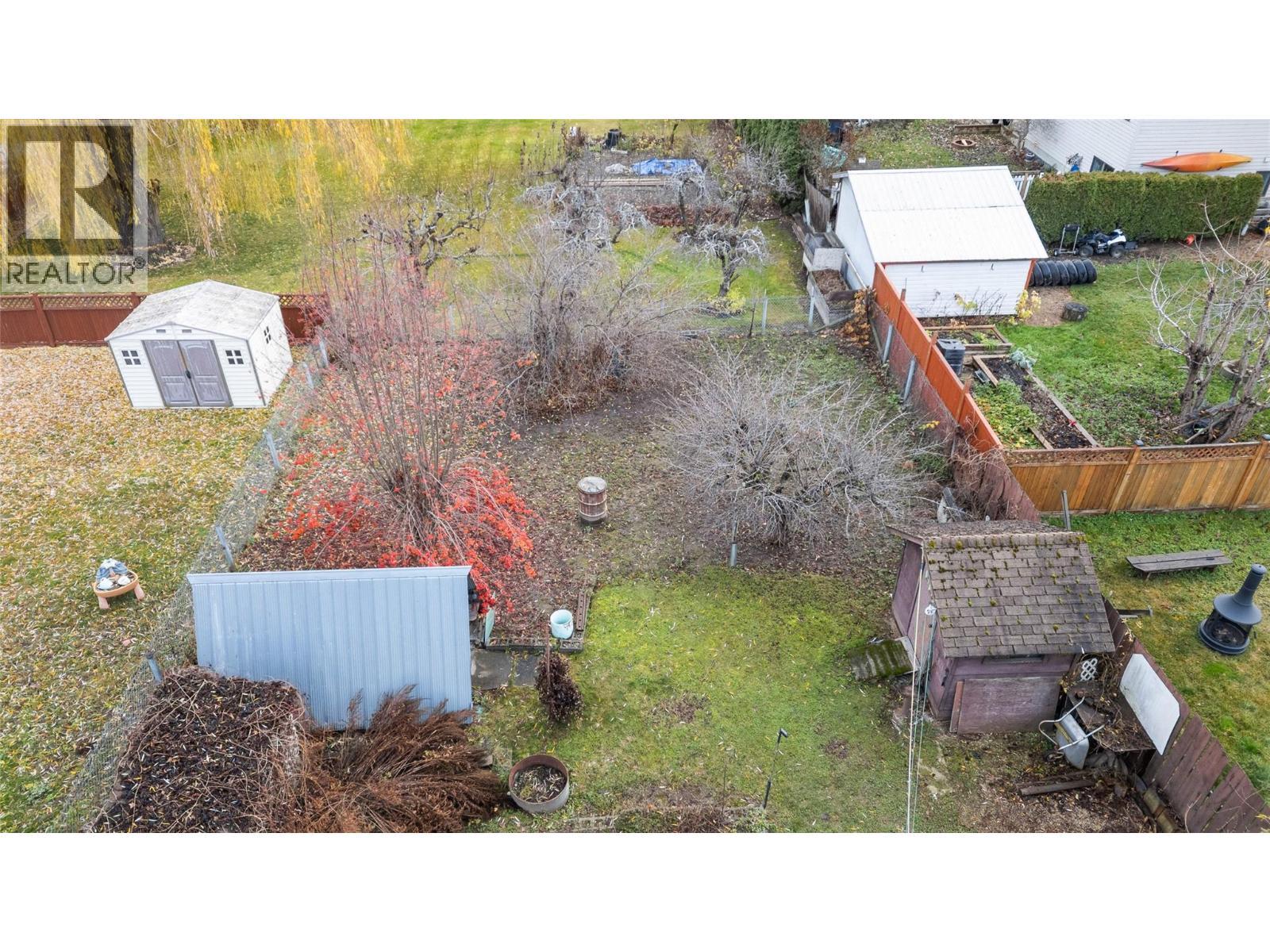 5350 73 Avenue Ne, Canoe, BC - Outdoor