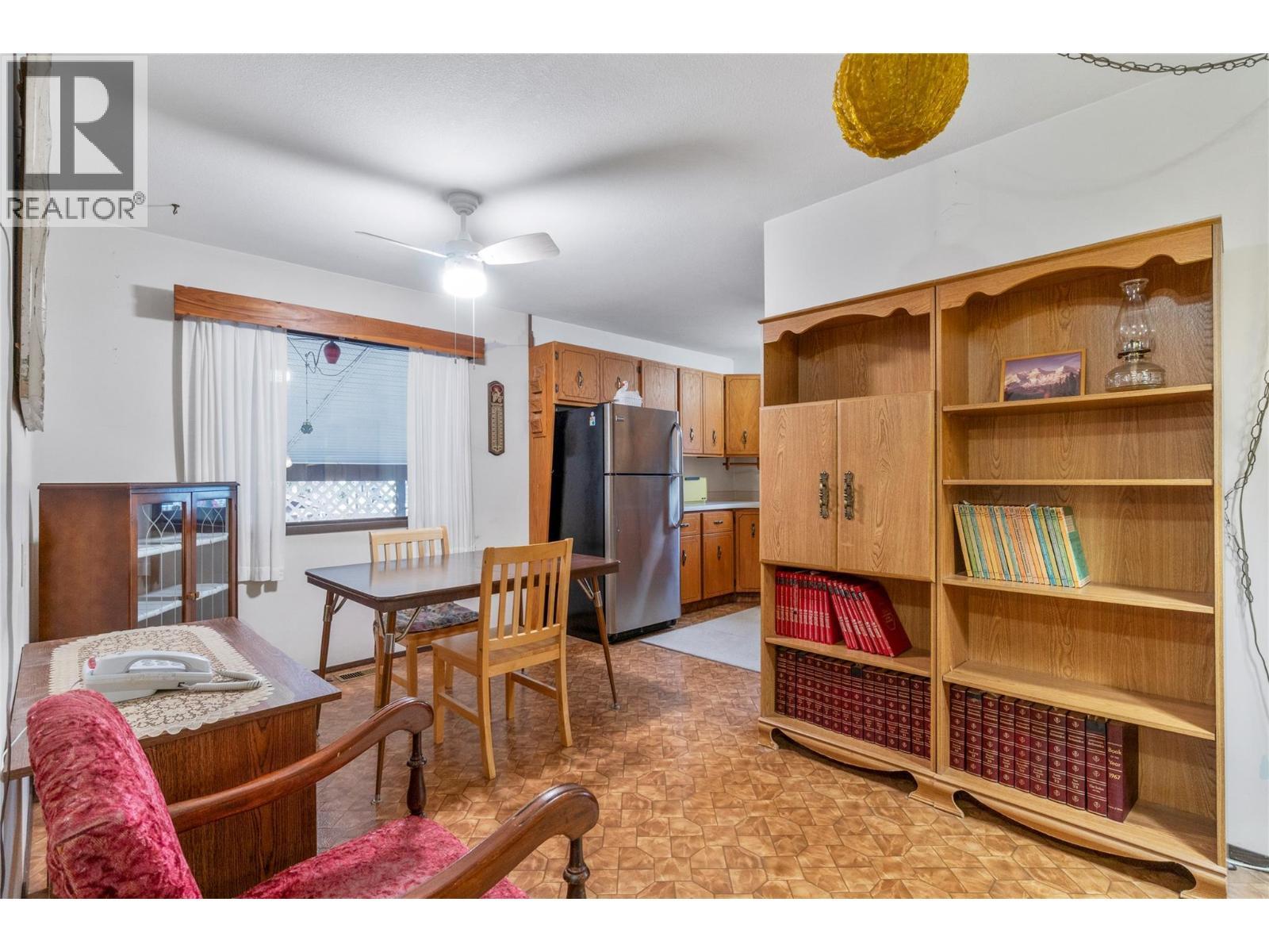 5350 73 Avenue Ne, Canoe, BC - Indoor