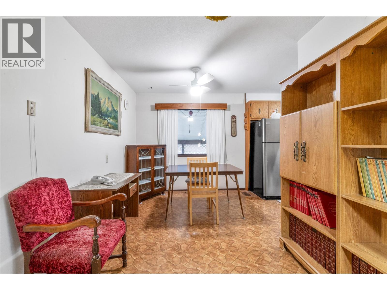 5350 73 Avenue Ne, Canoe, BC - Indoor