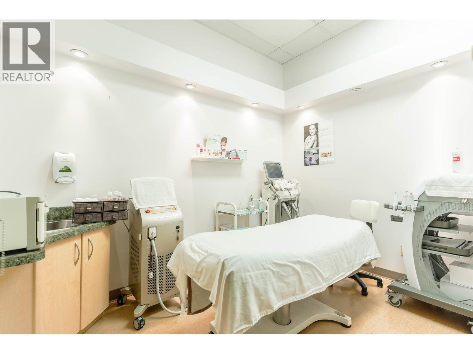 2102 2929 Barnet Highway, Coquitlam, BC