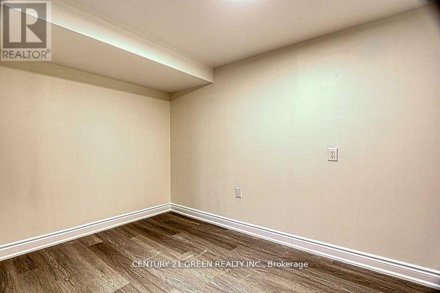 164 Gardiner Drive, Hamilton, ON - Indoor Photo Showing Other Room