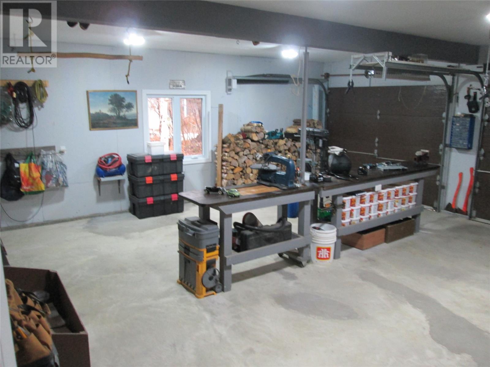 19 Voyce Cove Road, St.Albans, NL - Indoor Photo Showing Garage