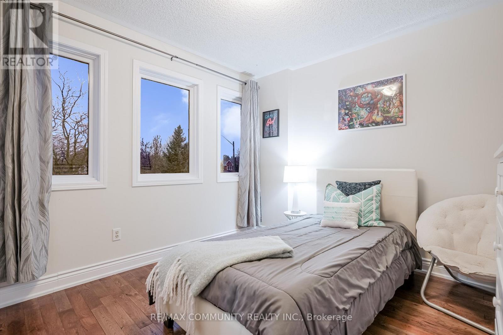4 Edgerton Drive N, Clarington, ON - Indoor Photo Showing Bedroom