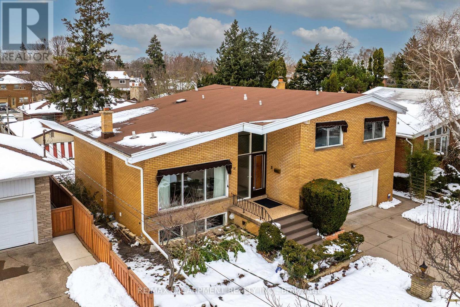 16 Southill Drive, Hamilton, ON - Outdoor With Deck Patio Veranda