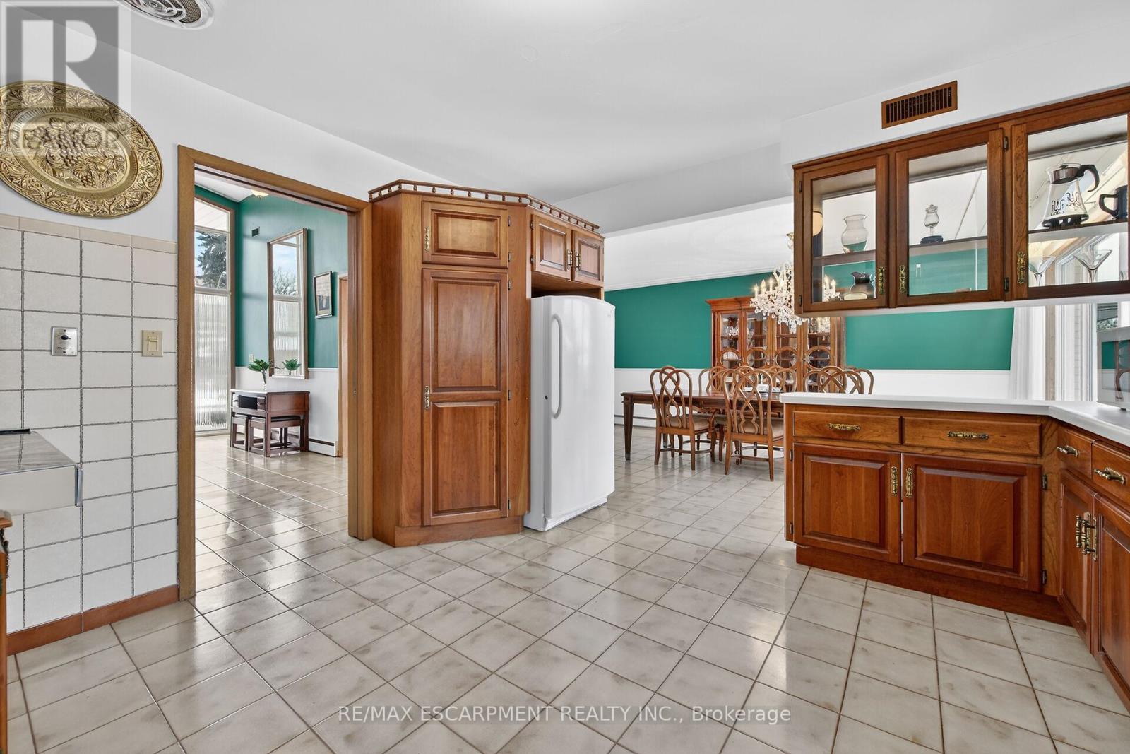 16 Southill Drive, Hamilton, ON - Indoor