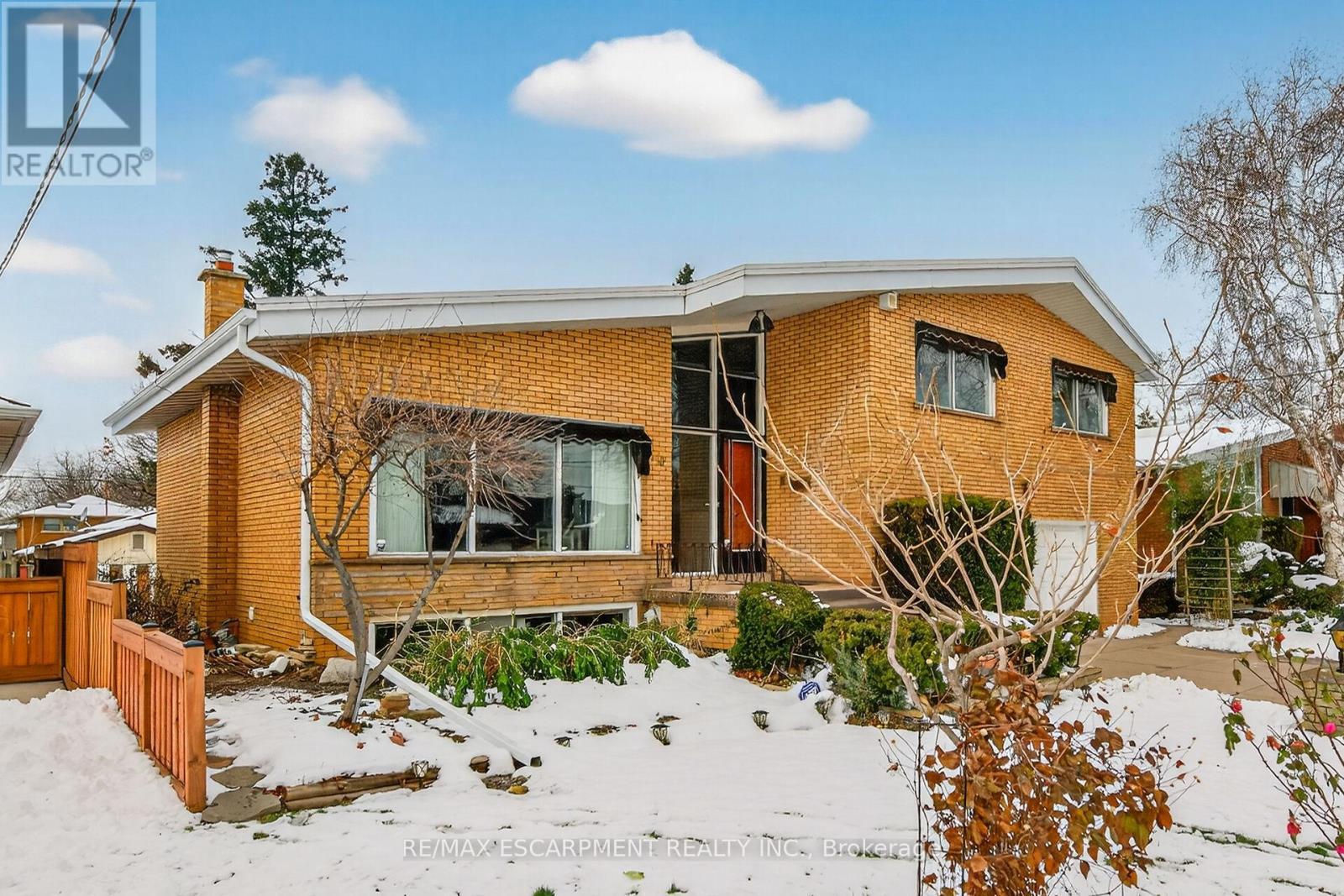 16 Southill Drive, Hamilton, ON - Outdoor