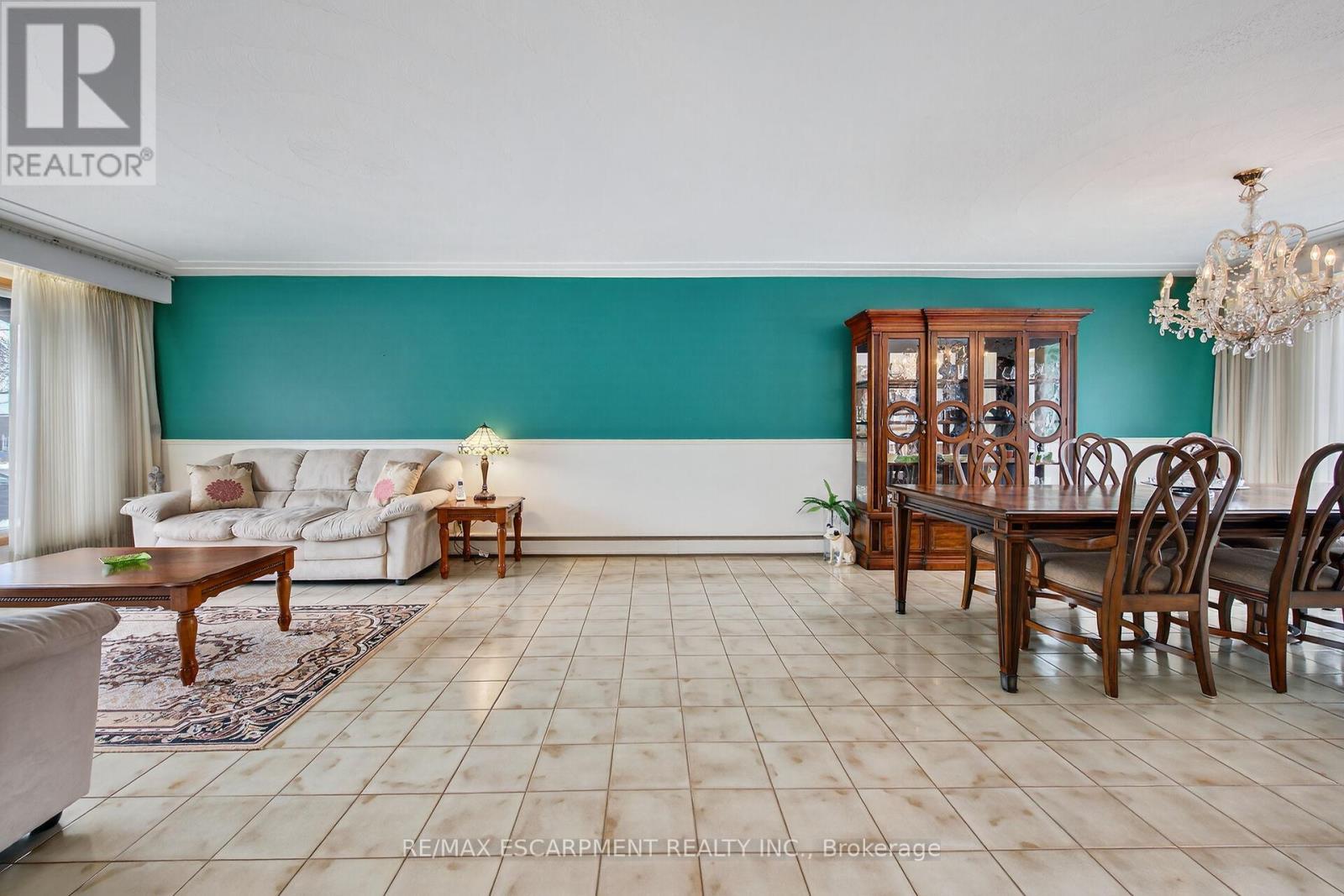 16 Southill Drive, Hamilton, ON - Indoor