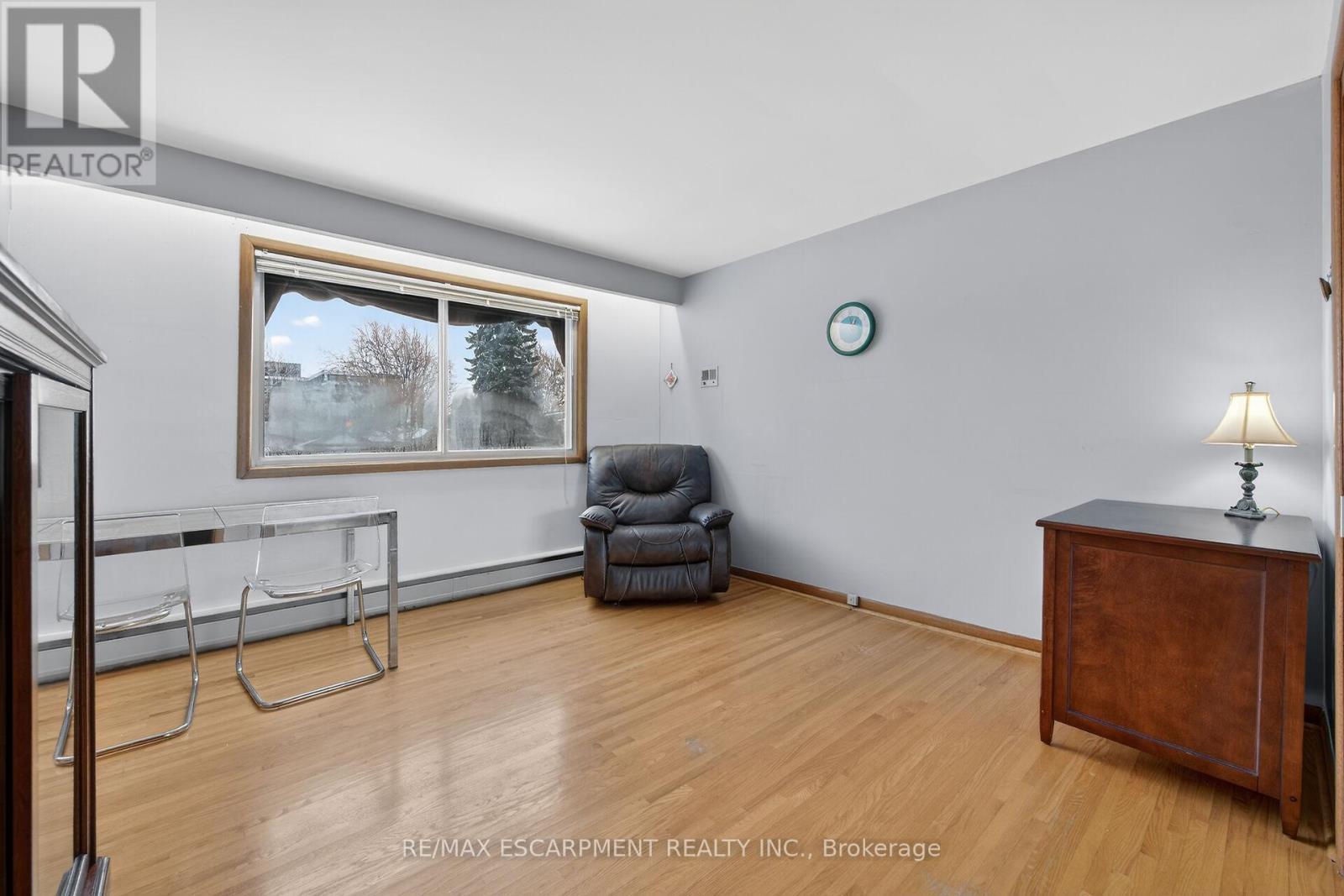 16 Southill Drive, Hamilton, ON - Indoor