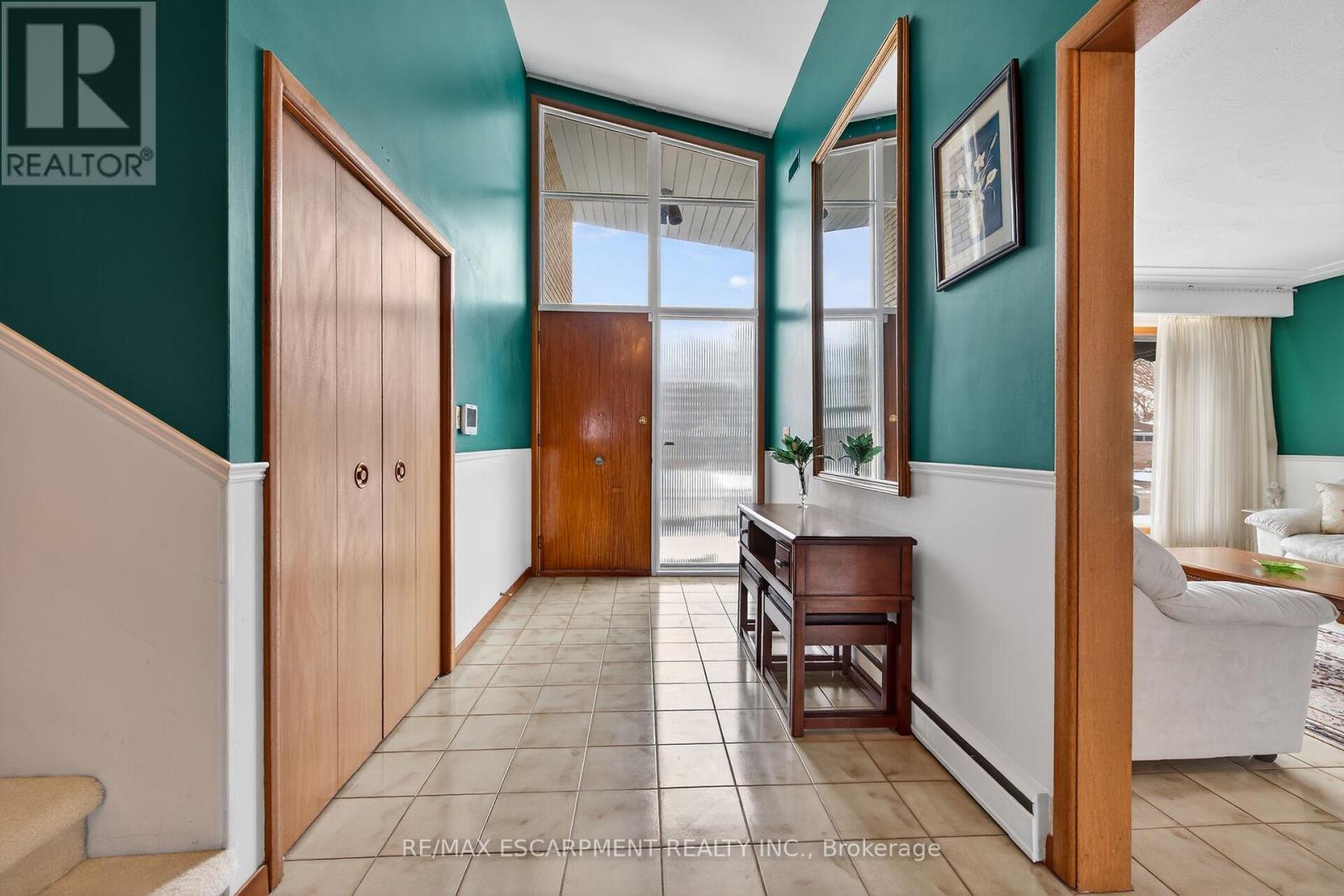 16 Southill Drive, Hamilton, ON - Indoor Photo Showing Other Room