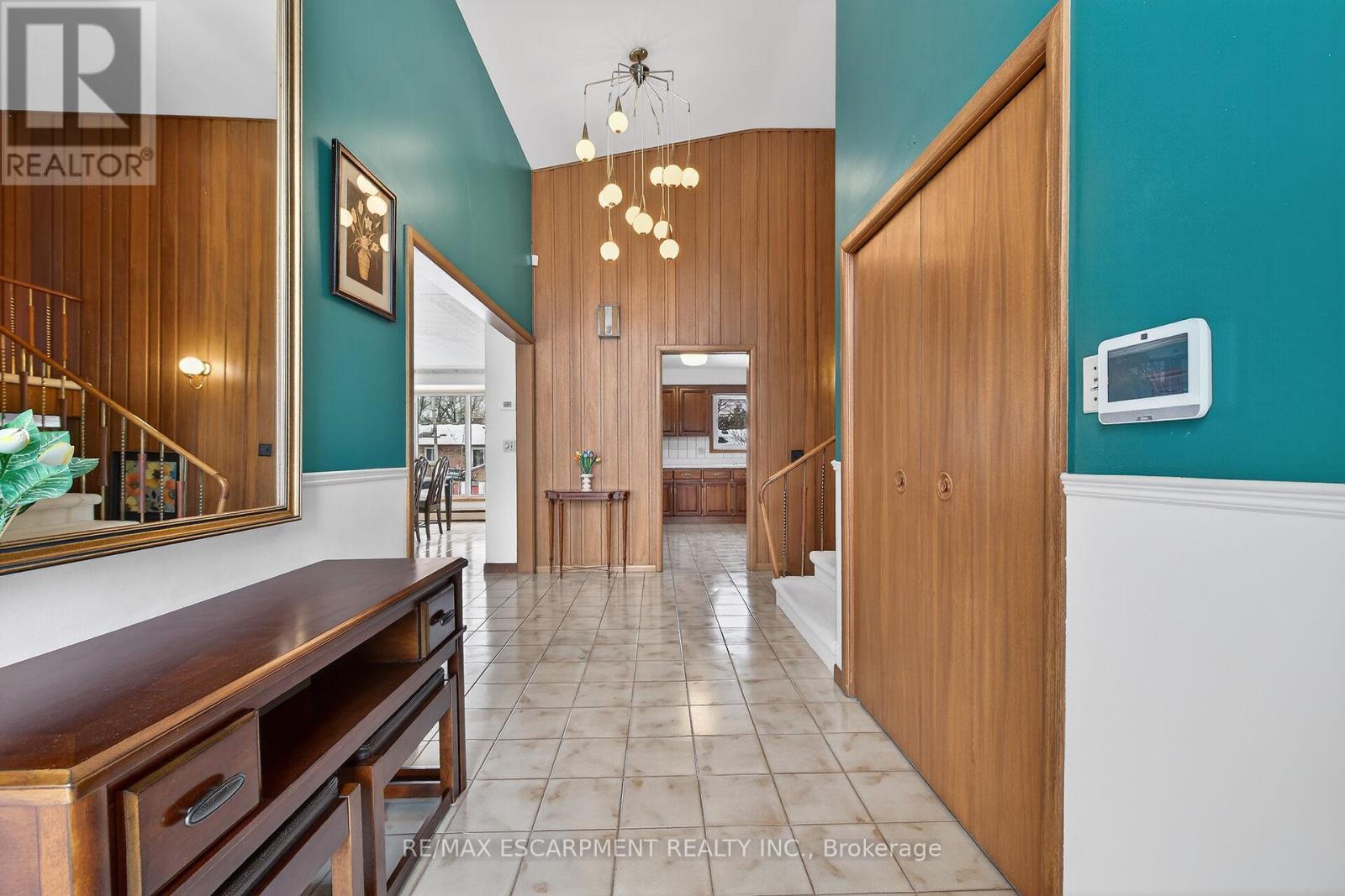 16 Southill Drive, Hamilton, ON - Indoor Photo Showing Other Room