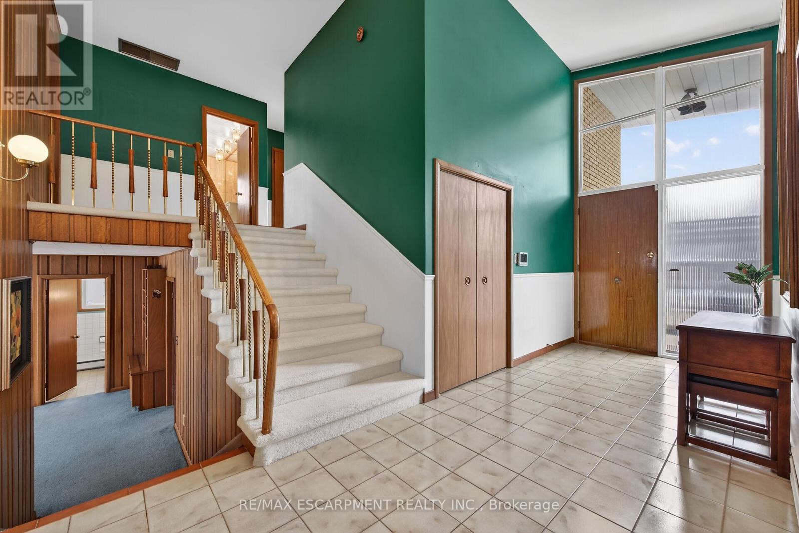 16 Southill Drive, Hamilton, ON - Indoor Photo Showing Other Room