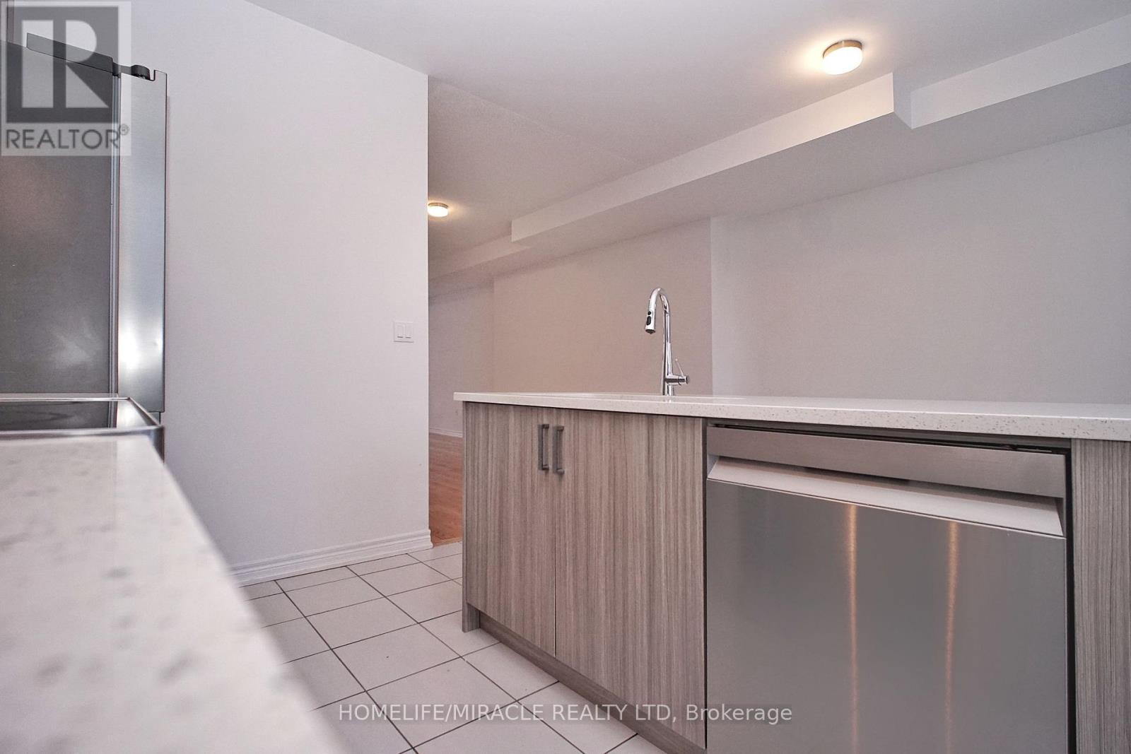 59 Sorbara Way, Whitby, ON - Indoor Photo Showing Other Room