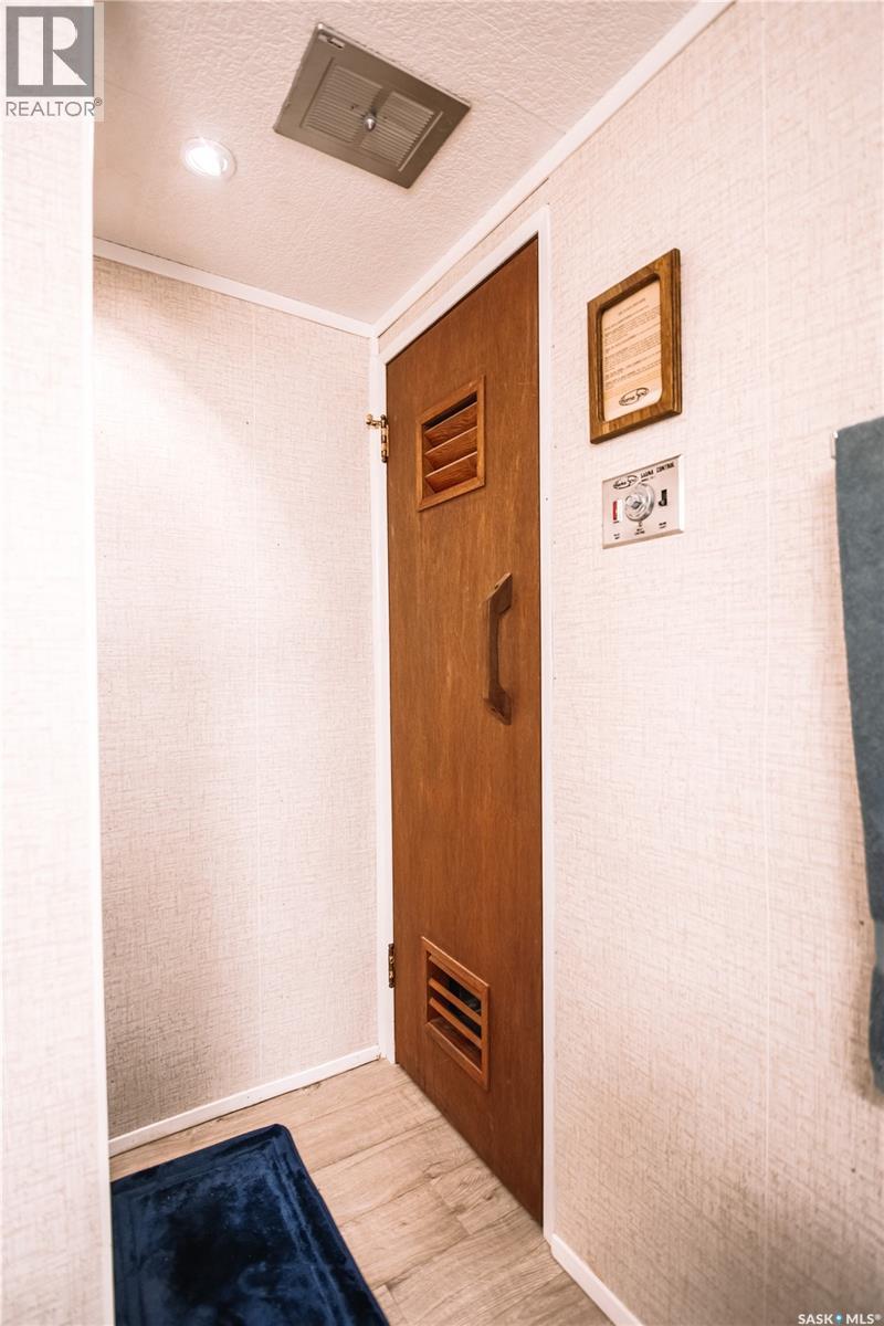 132 Nagel Crescent, Regina, SK - Indoor Photo Showing Other Room