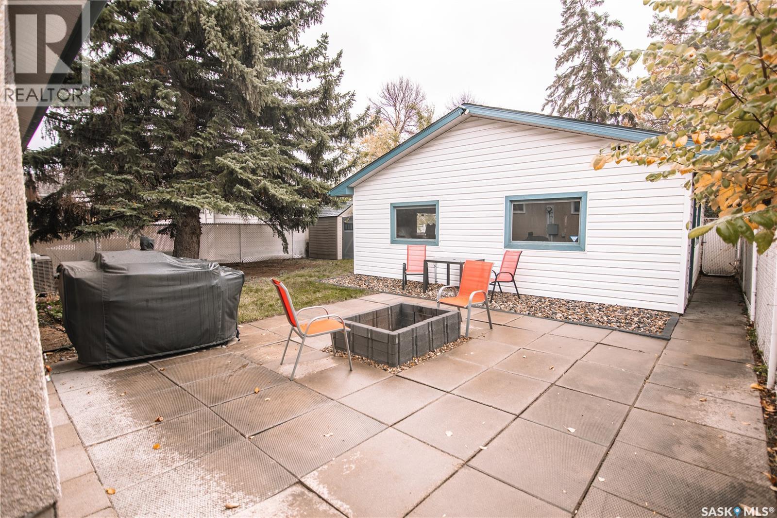 132 Nagel Crescent, Regina, SK - Outdoor With Exterior