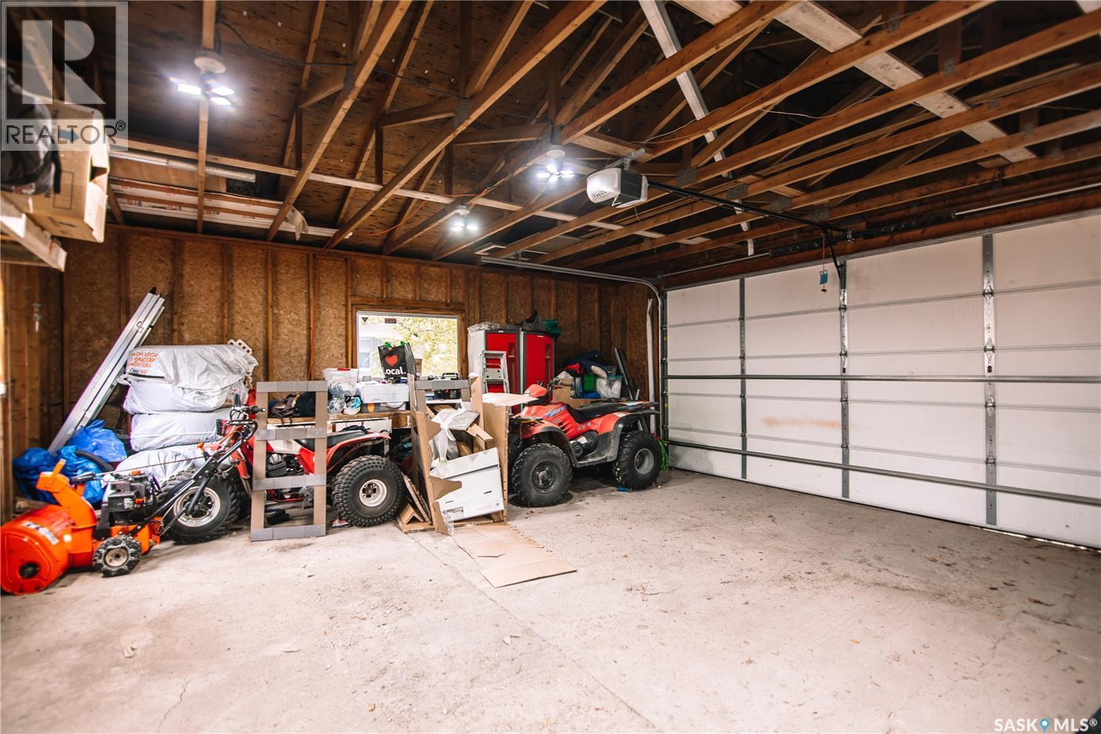 132 Nagel Crescent, Regina, SK - Indoor Photo Showing Garage