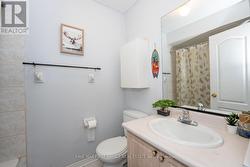 Second upper level Washroom -