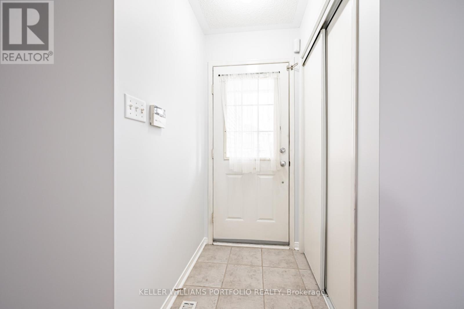 7160 Waldorf Way, Mississauga, ON - Indoor Photo Showing Other Room